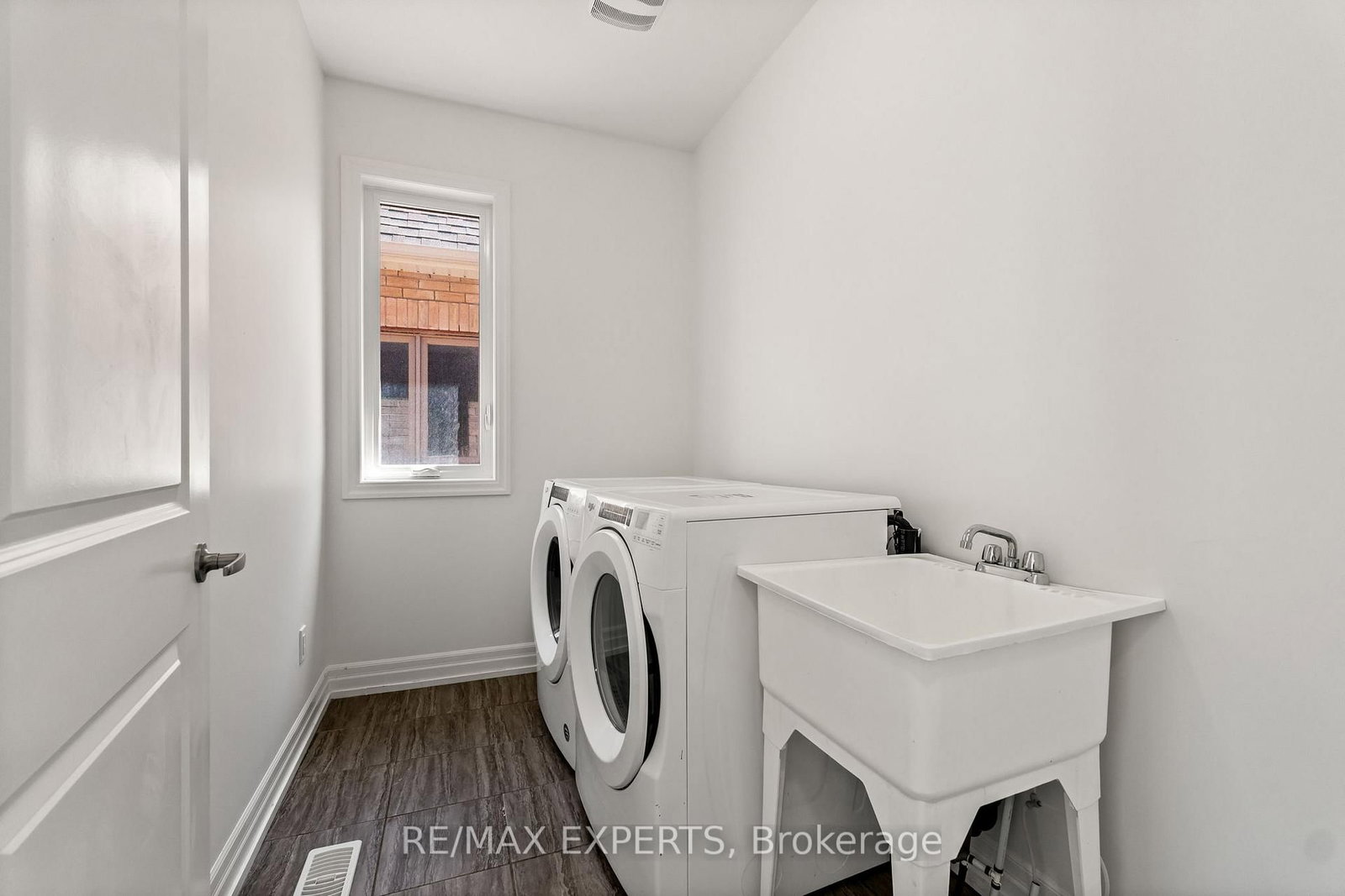 17 Red Rose Lane • East Gwillimbury, ON photo 39