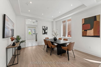 17 Red Rose Lane • East Gwillimbury, ON photo 4
