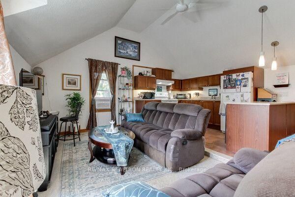 771 Gorham Street • Newmarket, ON photo 8