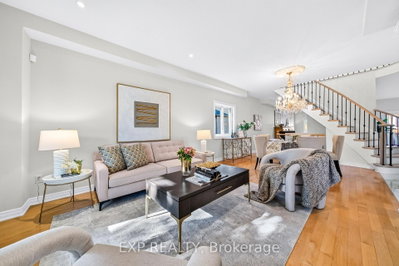 43 Shirley Drive • Richmond Hill, ON photo 9