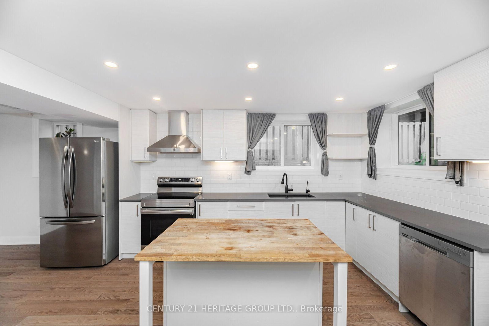 6 Vitlor Drive • Richmond Hill, ON photo 32