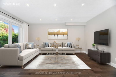 6 Vitlor Drive • Richmond Hill, ON photo 9