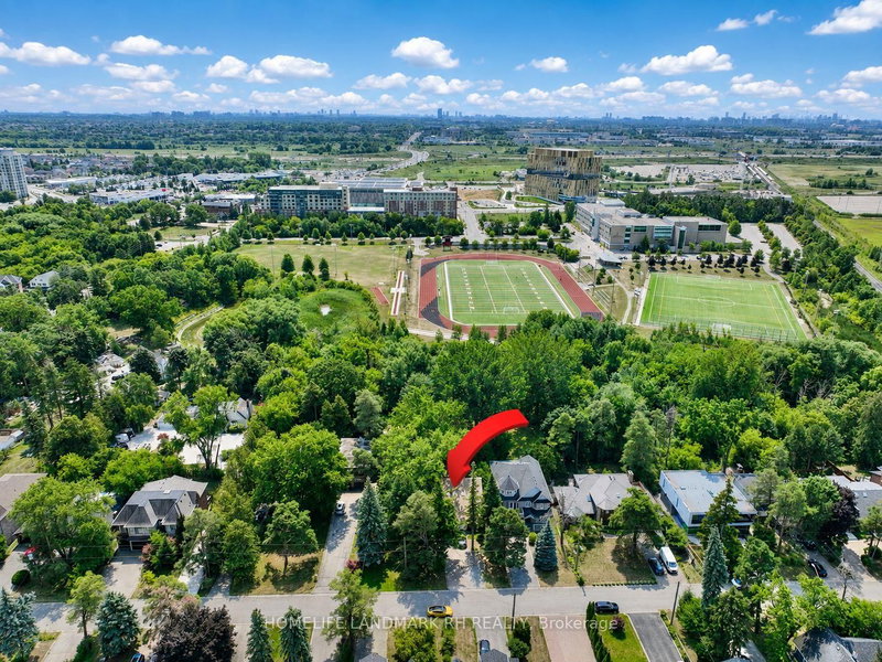 Unit 1 - 27 East Drive