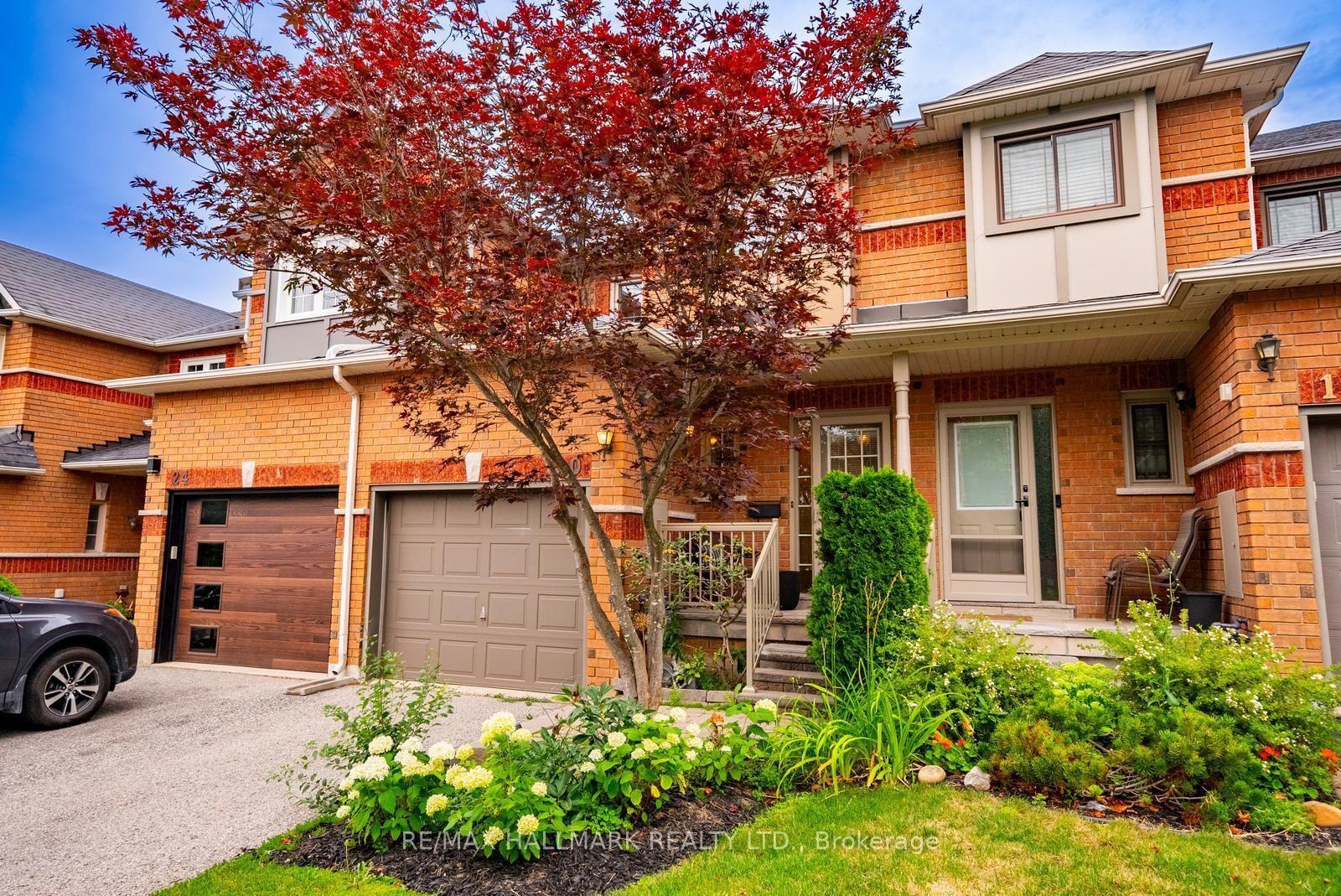 20 Willoway Court • Whitchurch-Stouffville, ON photo 1