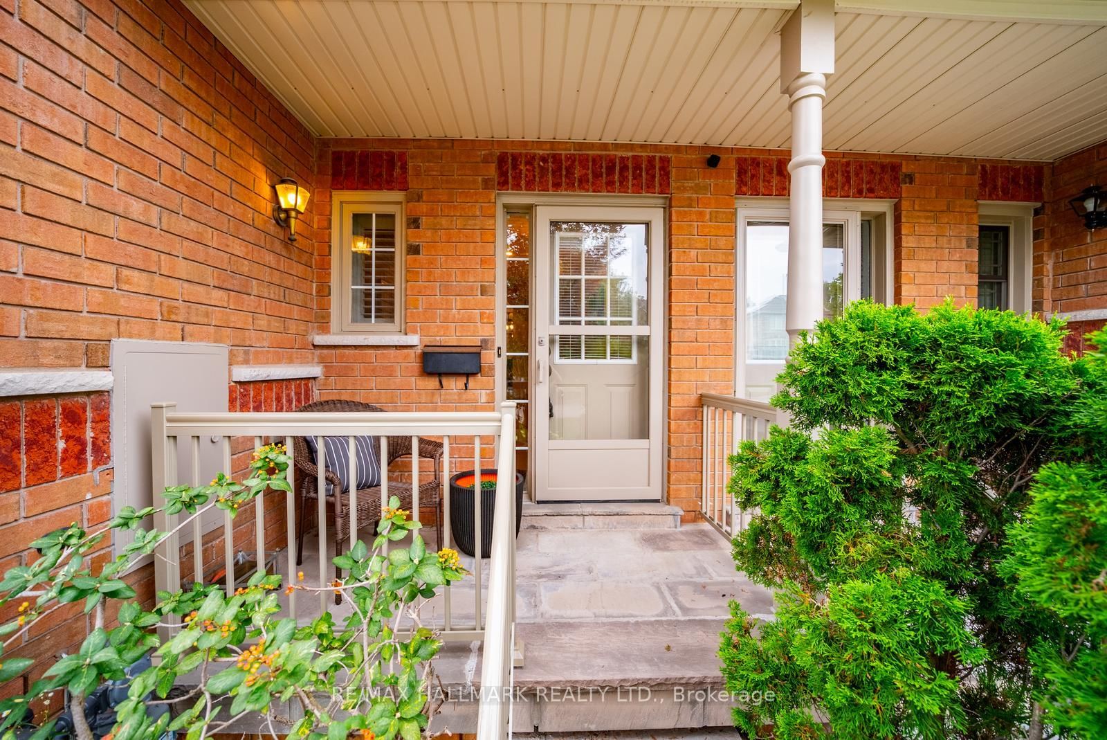 20 Willoway Court • Whitchurch-Stouffville, ON photo 6