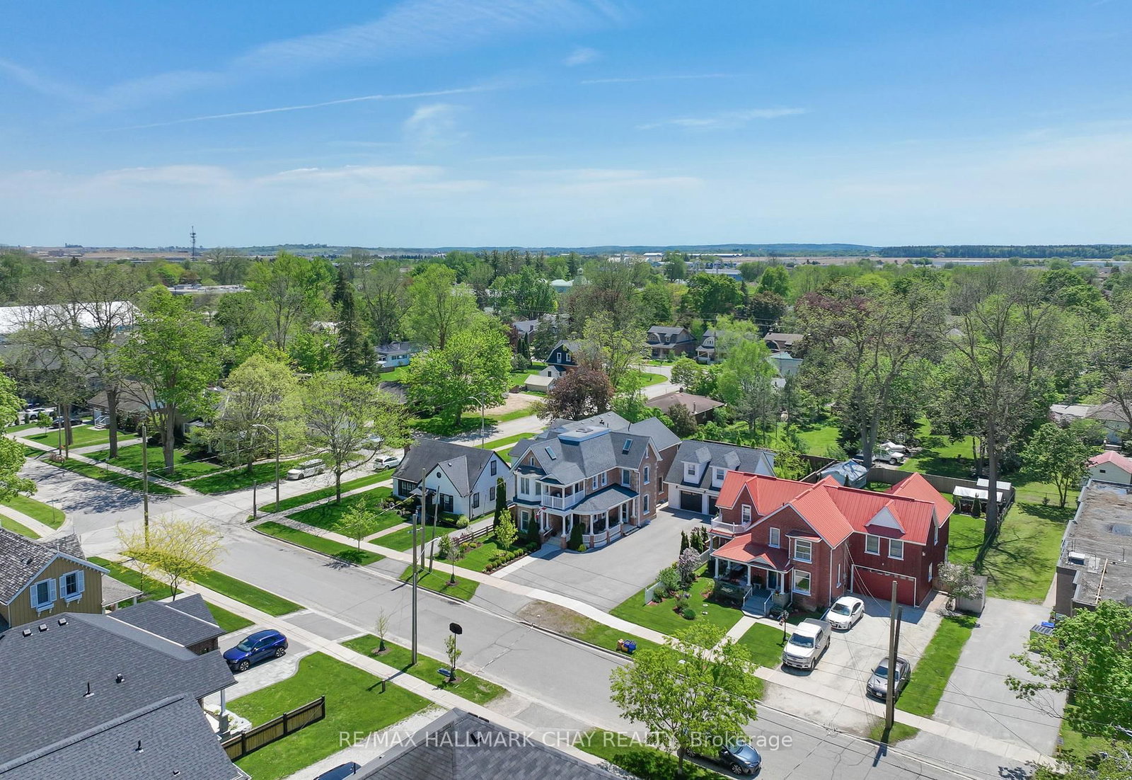 97 Nelson Street W • New Tecumseth, ON photo 2