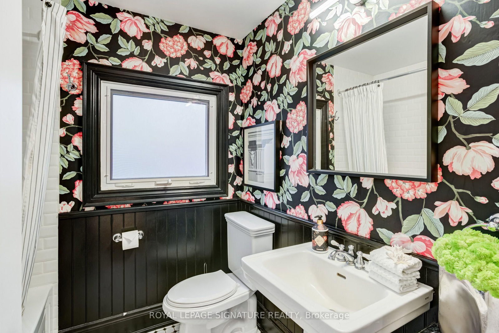 45 Pleasant Avenue • East Gwillimbury, ON photo 28