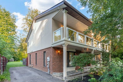 45 Pleasant Avenue • East Gwillimbury, ON photo 3