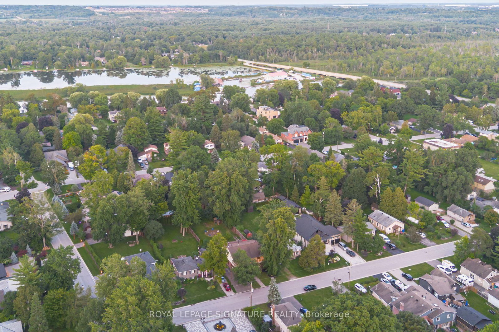 45 Pleasant Avenue • East Gwillimbury, ON photo 4