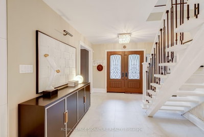 45 Pleasant Avenue • East Gwillimbury, ON photo 5