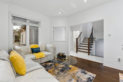 16 Trout Lily Avenue • Markham, ON photo 6