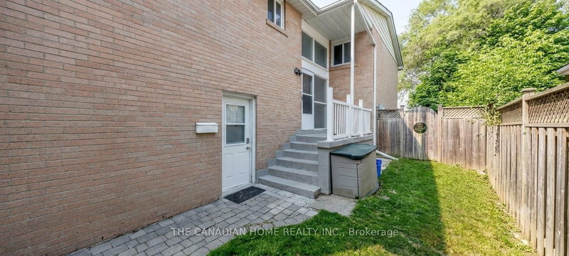 802 Pam Crescent
