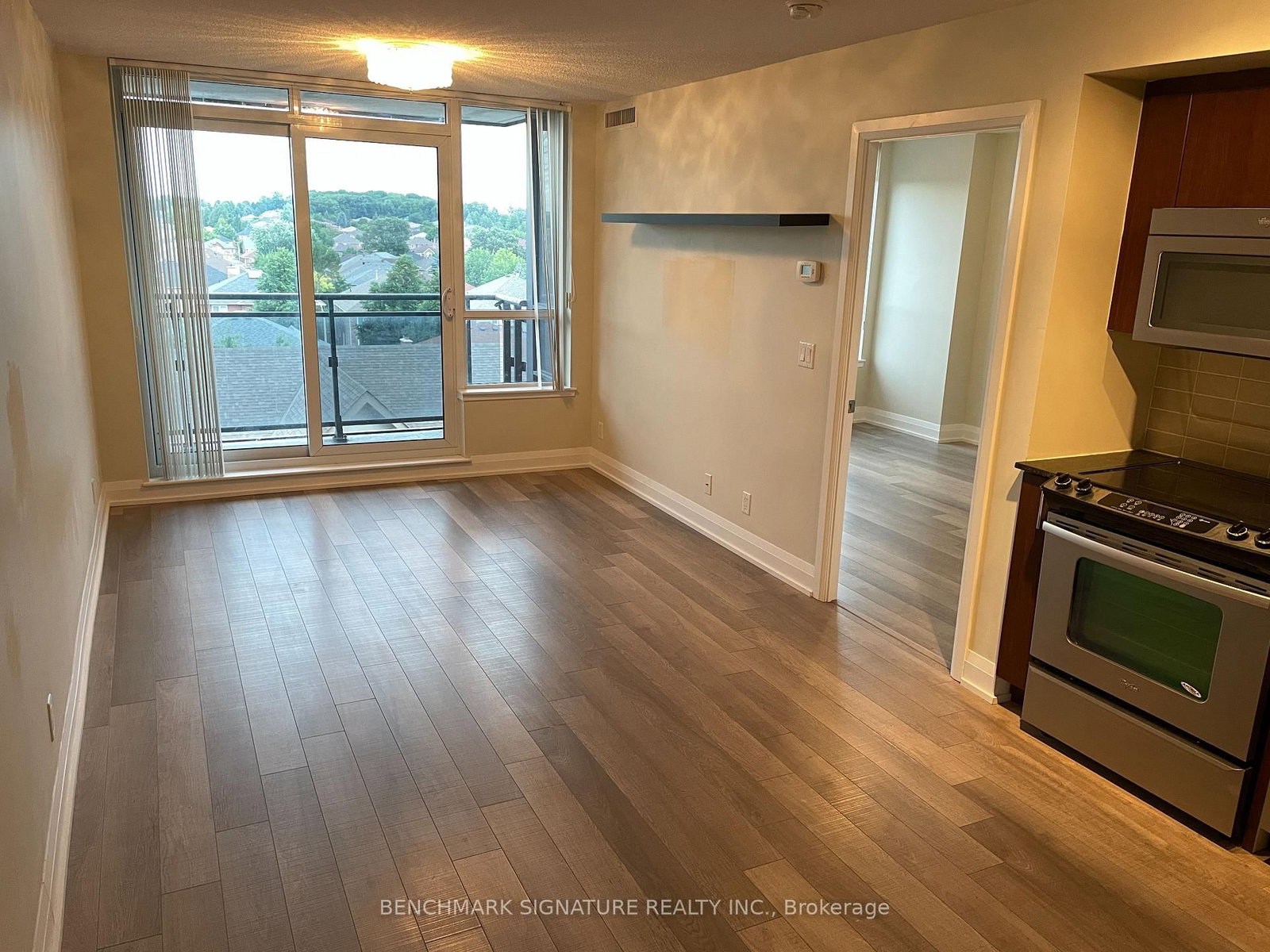 627 - 376 Highway 7 Road E, Richmond Hill 3