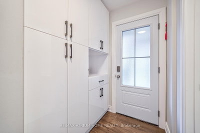 61 Trothen Circle • Markham, ON photo 5