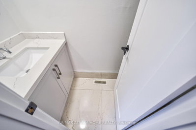 61 Trothen Circle • Markham, ON photo 6