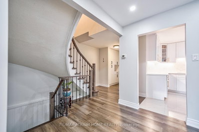 61 Trothen Circle • Markham, ON photo 8