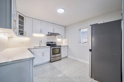 61 Trothen Circle • Markham, ON photo 9