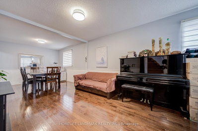35 Royal Palm Drive • Vaughan, ON photo 4