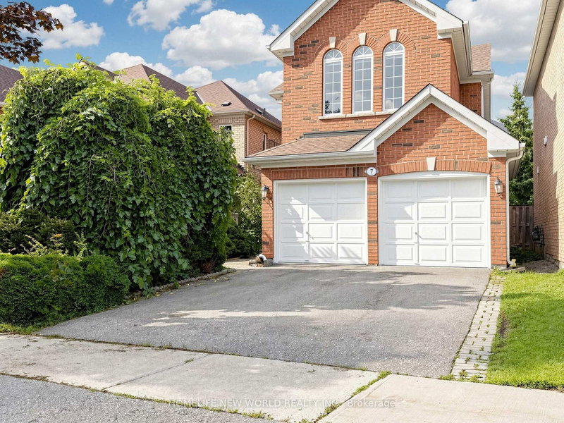 7 Monaco Crescent