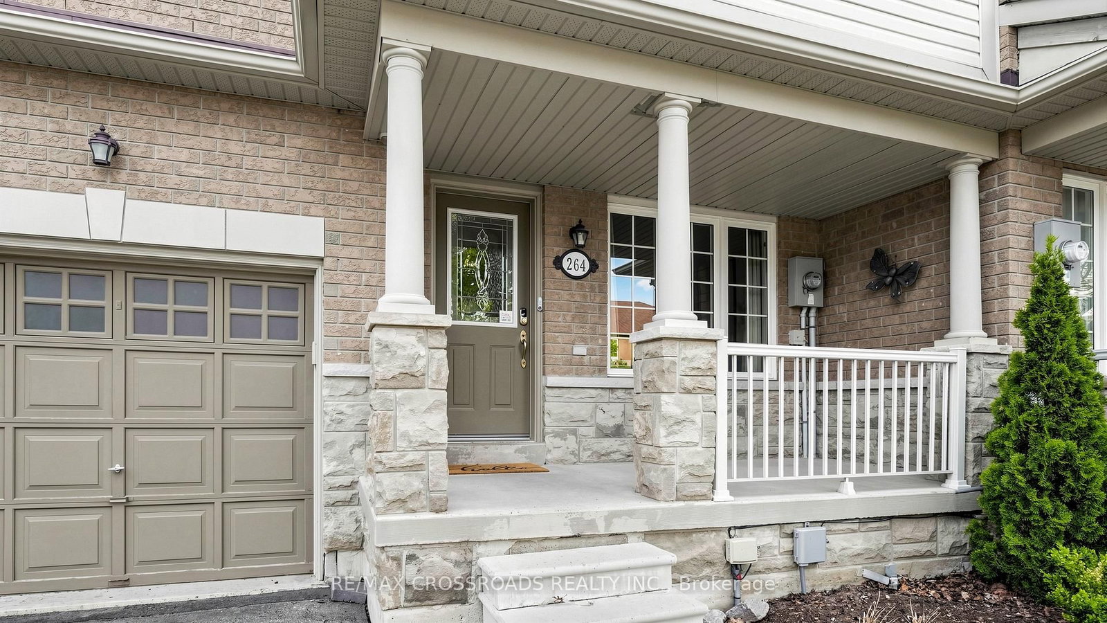 264 Coachwhip Trail • Newmarket, ON photo 2