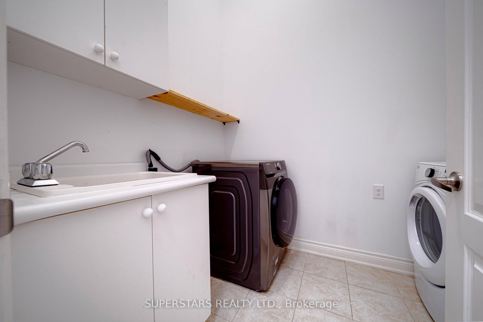 6 Temple Avenue • East Gwillimbury, ON photo 15
