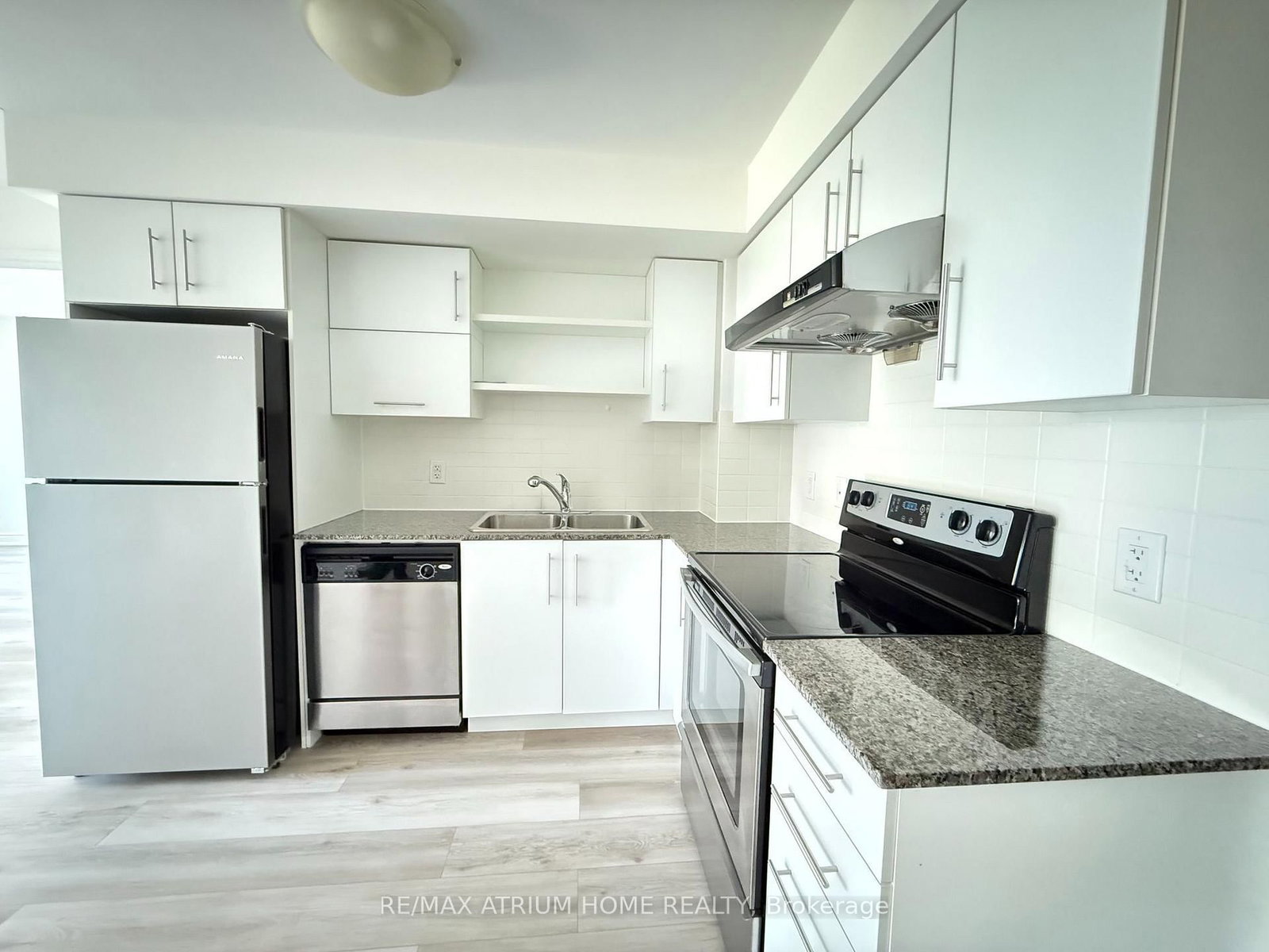233 South Park Road • #L3T 0B4 • Markham, ON photo 3