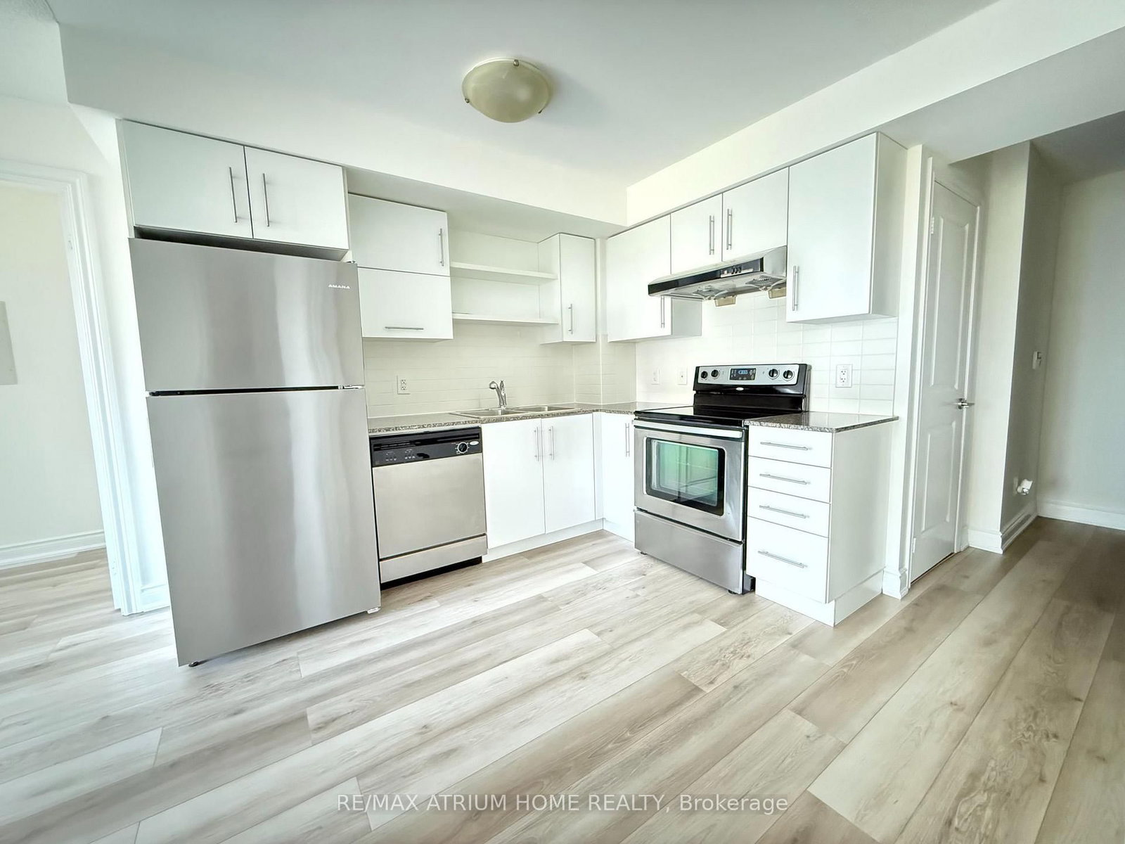 233 South Park Road • #L3T 0B4 • Markham, ON photo 4