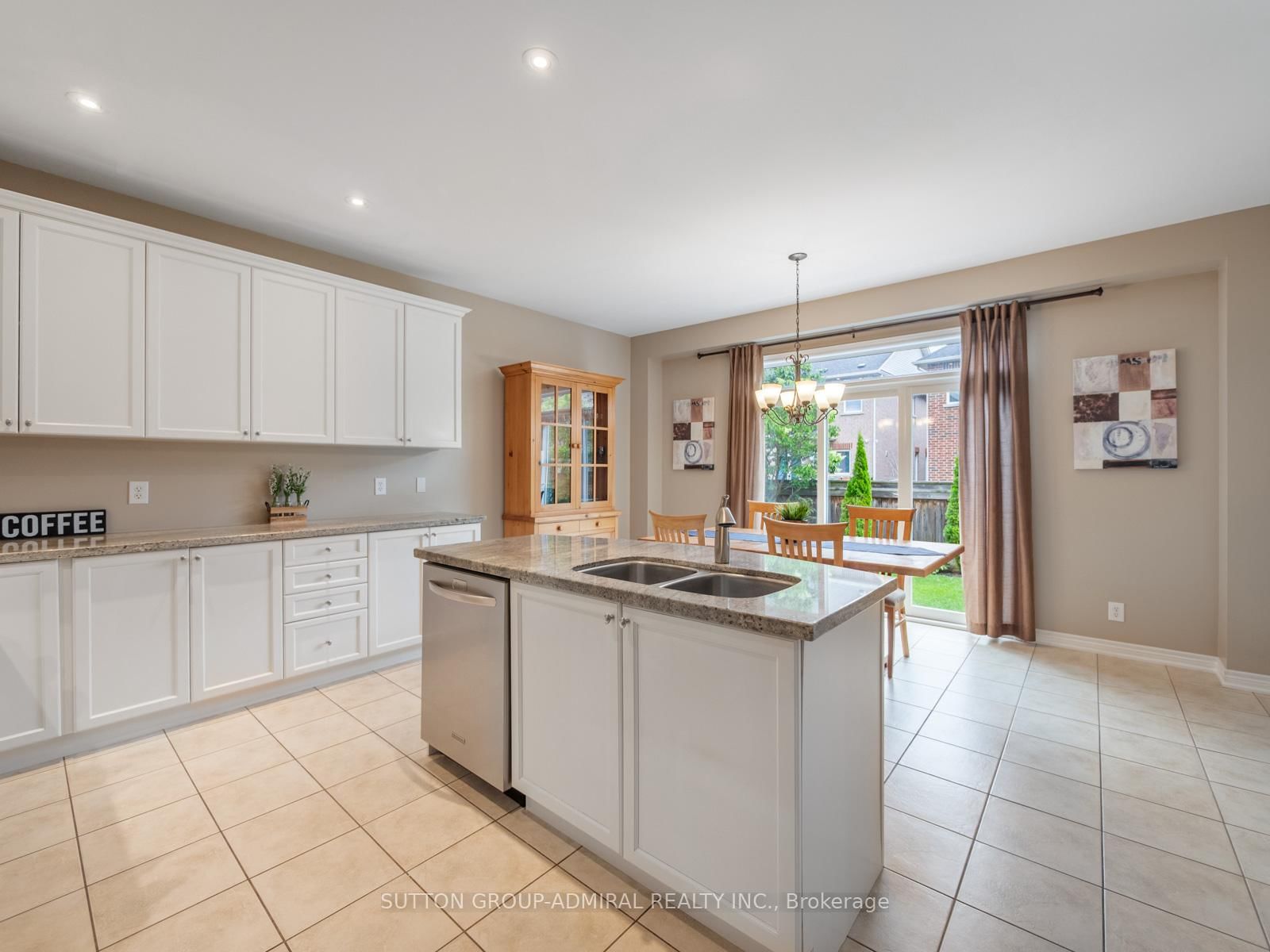 23 Kerr Lane • Aurora, ON photo 14