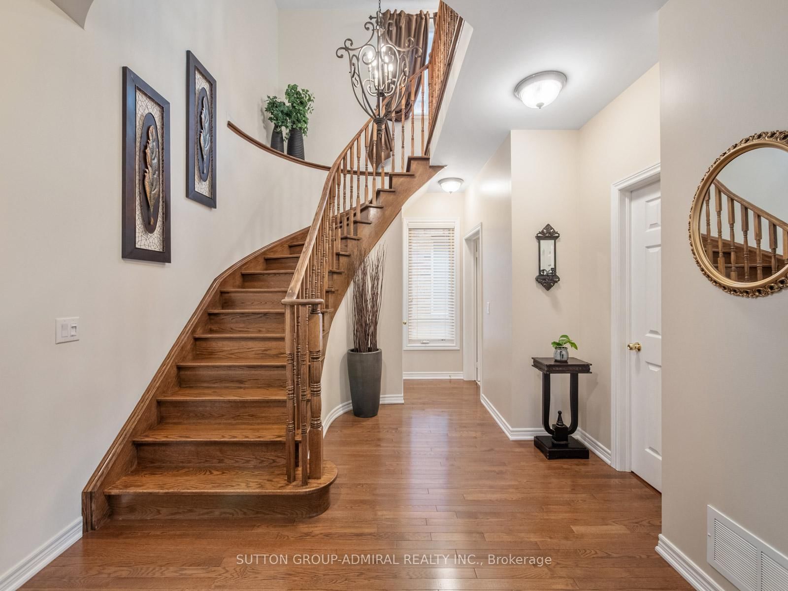 23 Kerr Lane • Aurora, ON photo 8
