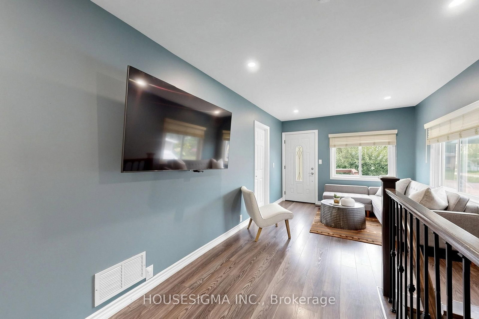 96 Oak Avenue • East Gwillimbury, ON photo 6