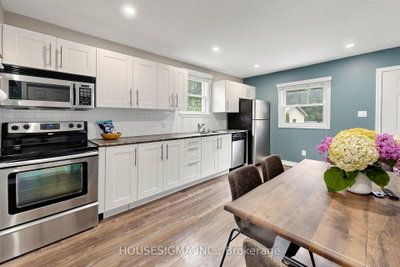 96 Oak Avenue • East Gwillimbury, ON photo 7