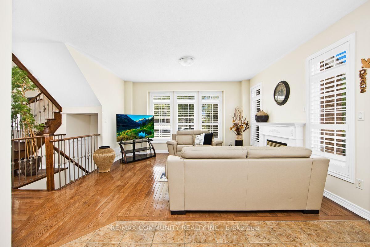 2 Solace Road • Markham, ON photo 8