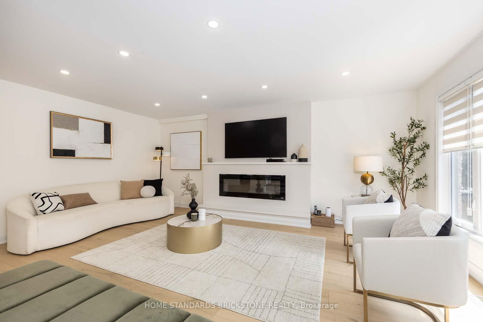 139 Pinewood Drive • Vaughan, ON photo 10