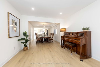 139 Pinewood Drive • Vaughan, ON photo 6