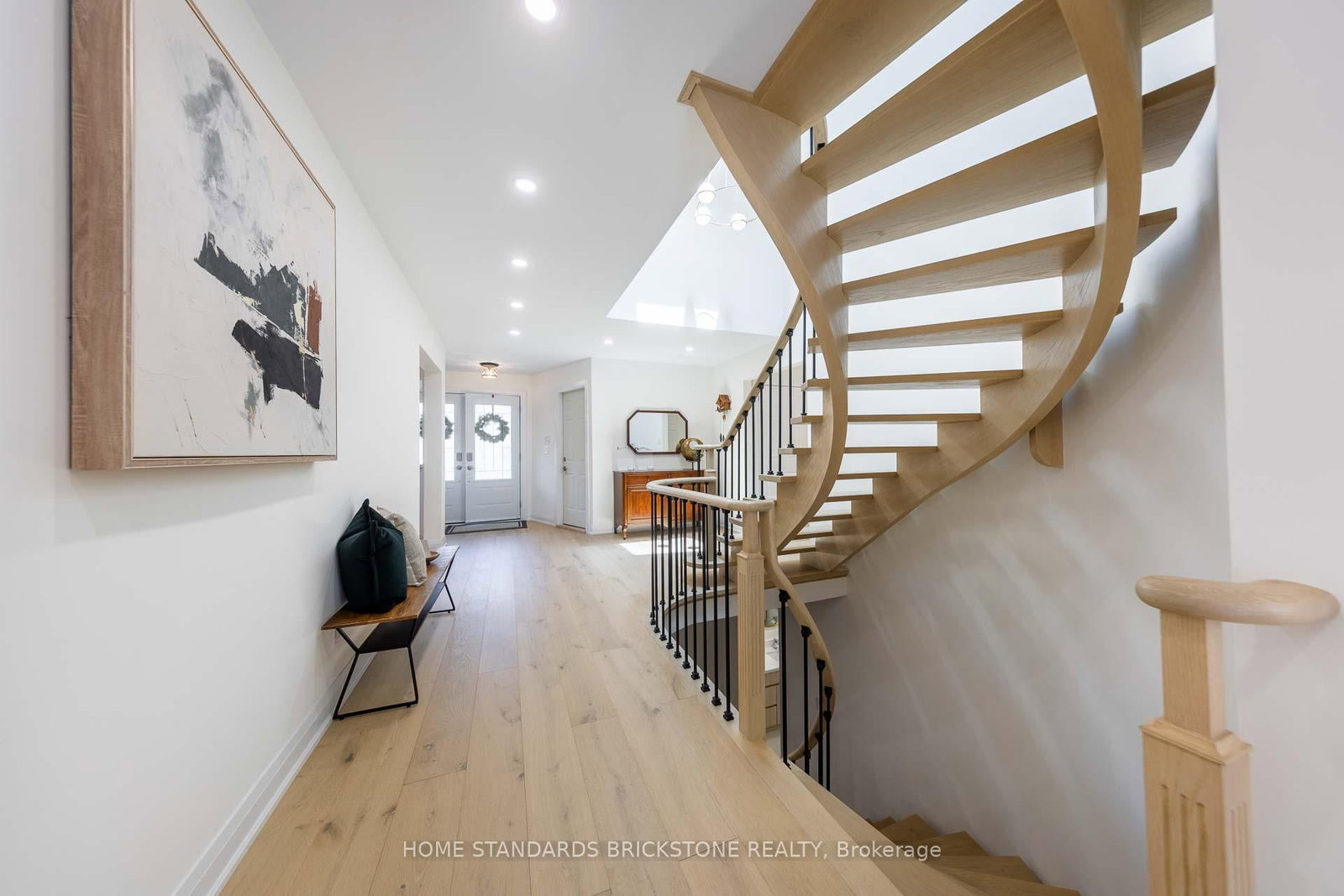 139 Pinewood Drive • Vaughan, ON photo 8