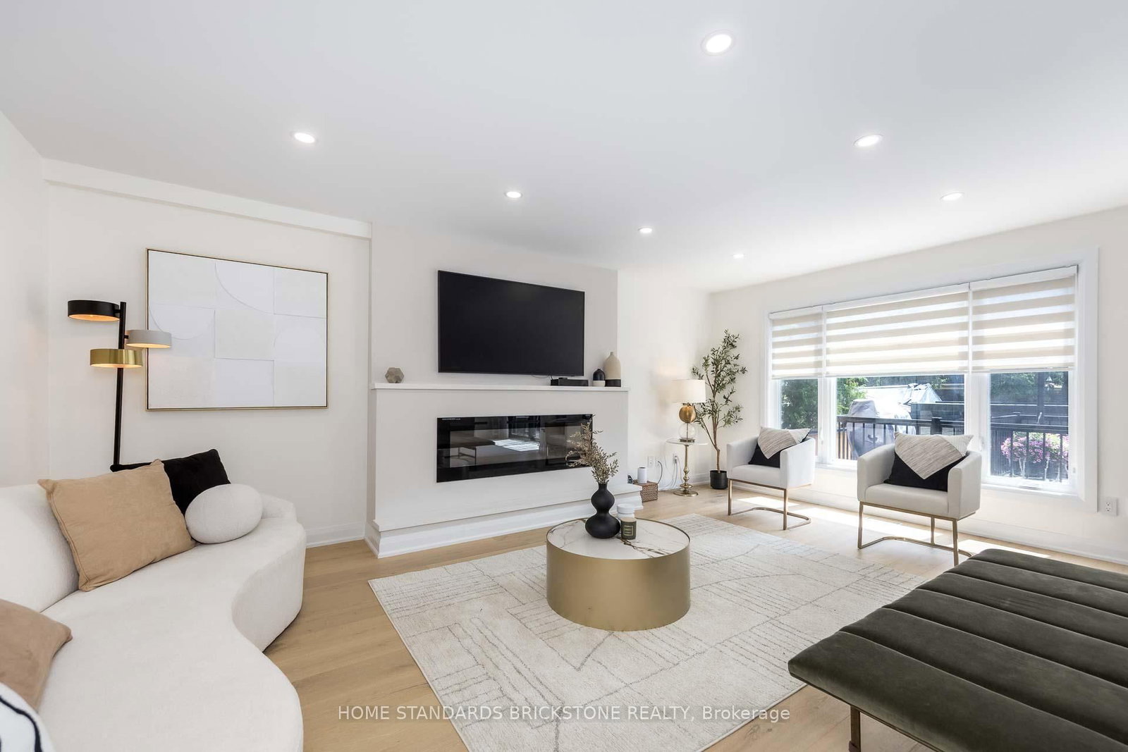 139 Pinewood Drive • Vaughan, ON photo 9