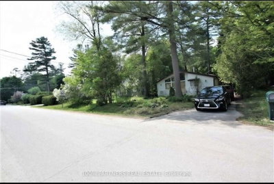 730 Lakelands Avenue • Innisfil, ON photo 3