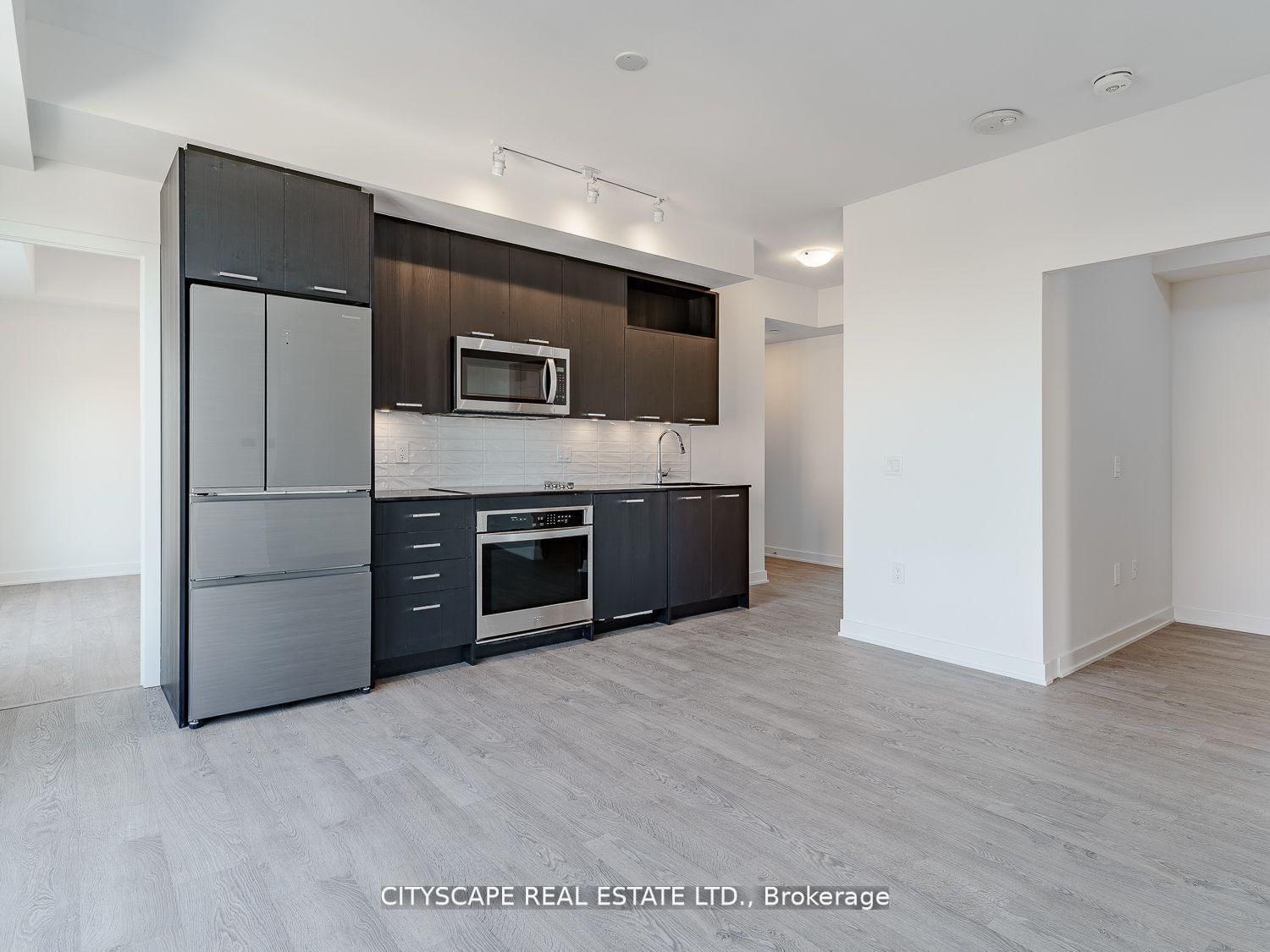120 Eagle Rock Way • #405 • Vaughan, ON photo 8