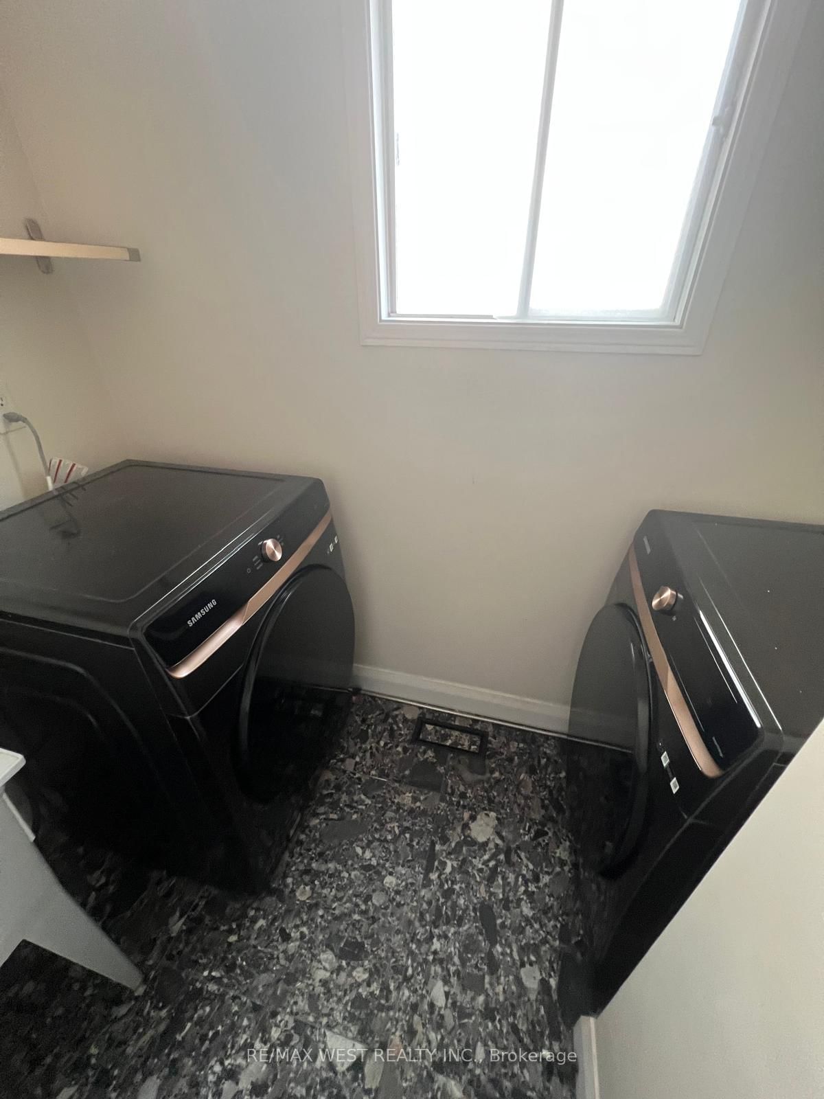 51 Moorcrest Drive • Aurora, ON photo 11