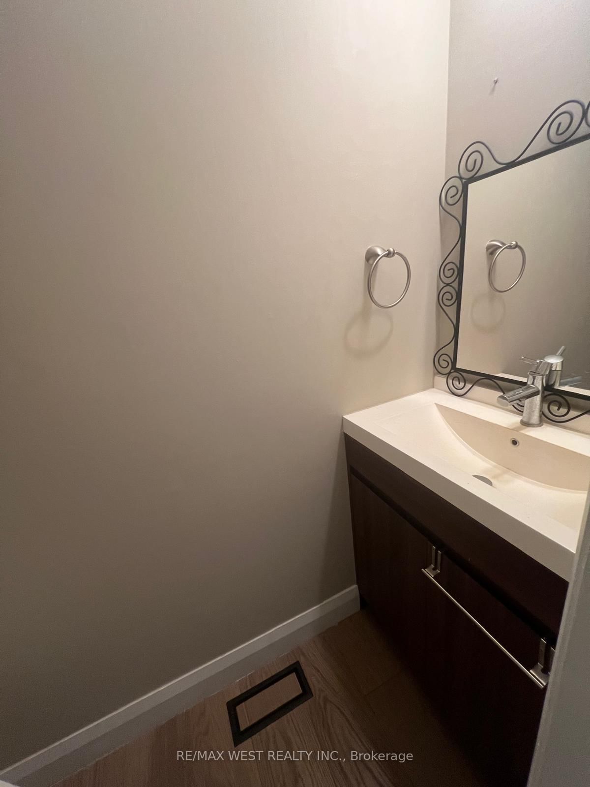 51 Moorcrest Drive • Aurora, ON photo 14