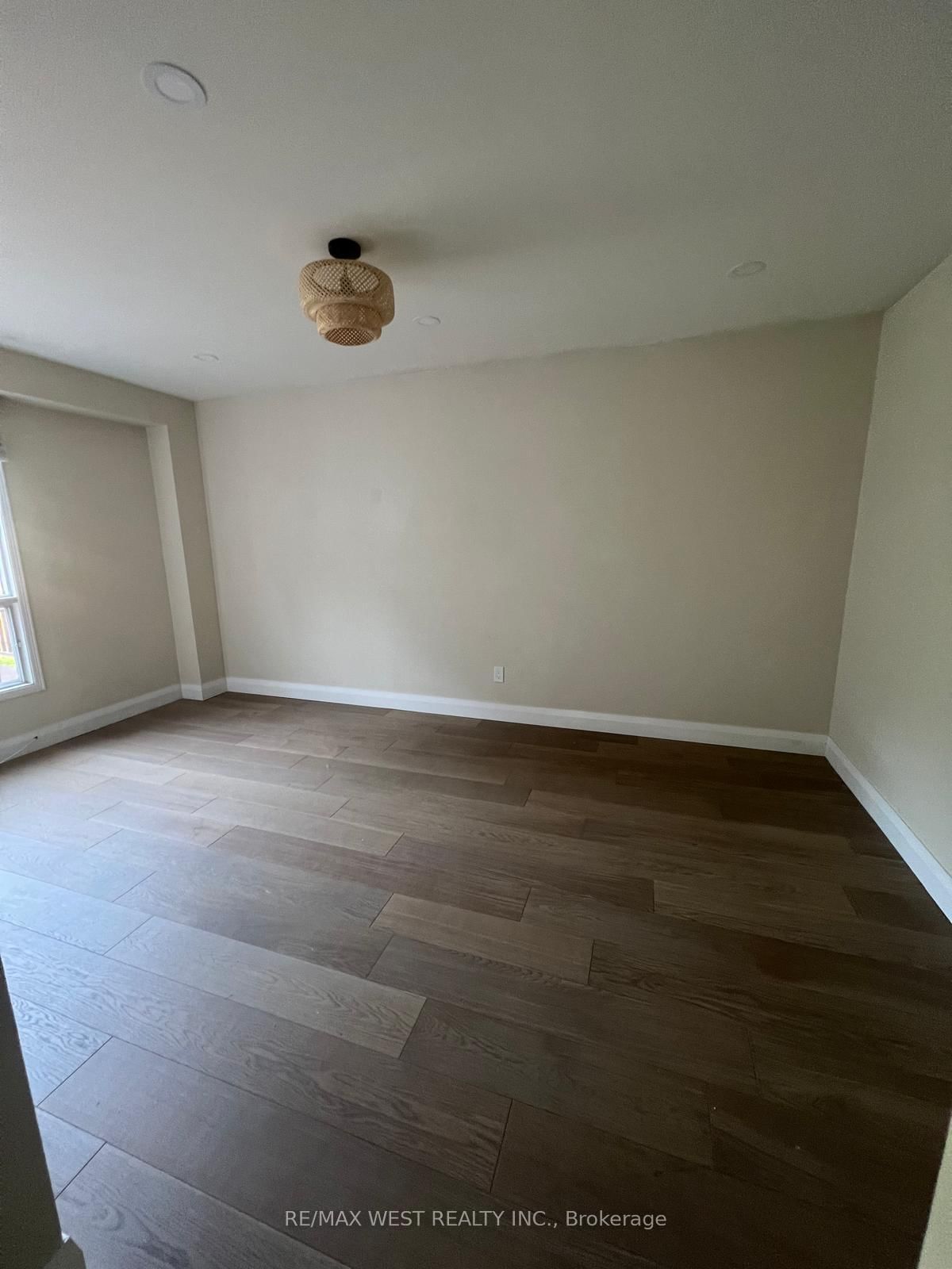51 Moorcrest Drive • Aurora, ON photo 8