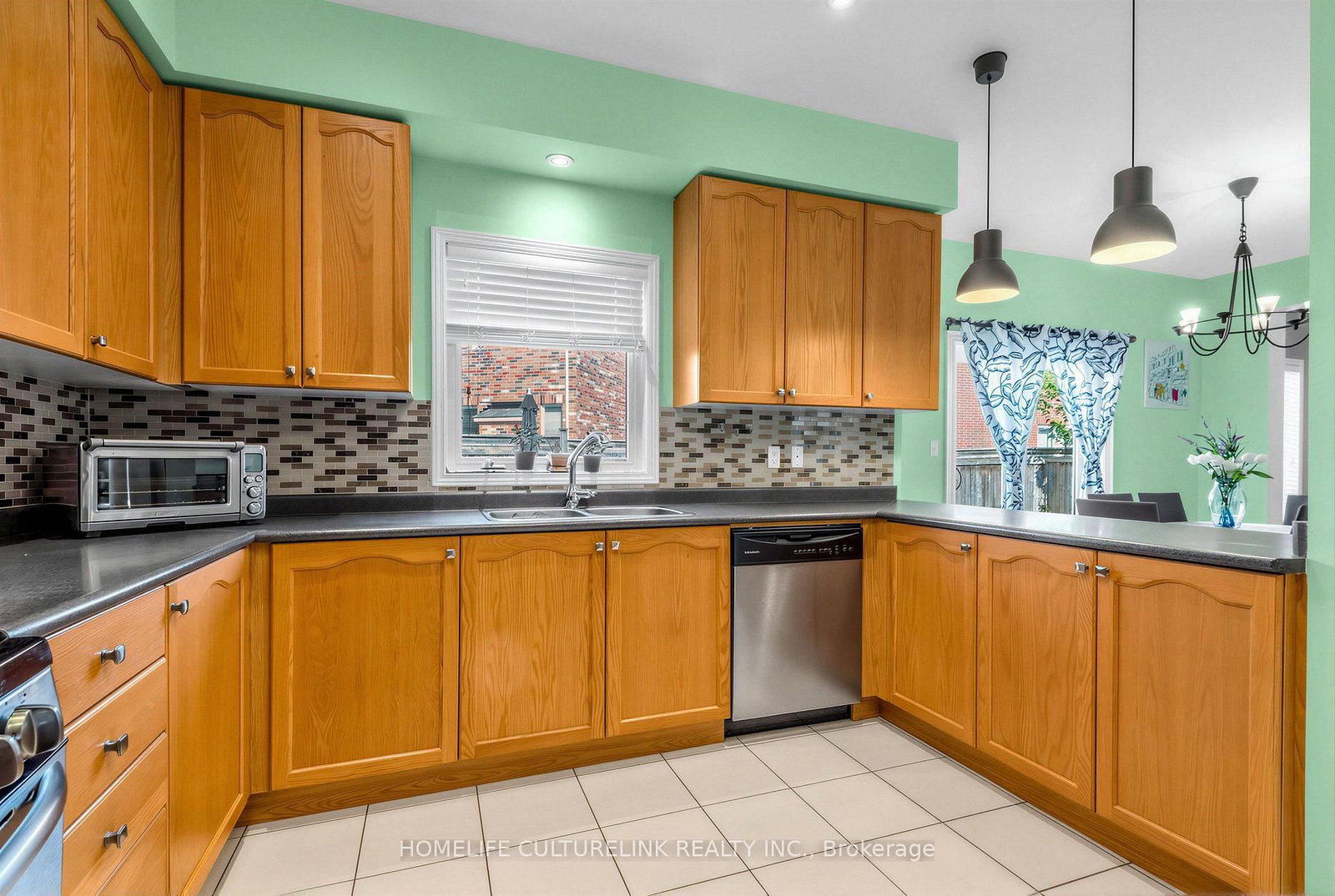 93 Greenwood Road • Whitchurch-Stouffville, ON photo 13