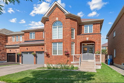 93 Greenwood Road • Whitchurch-Stouffville, ON photo 2