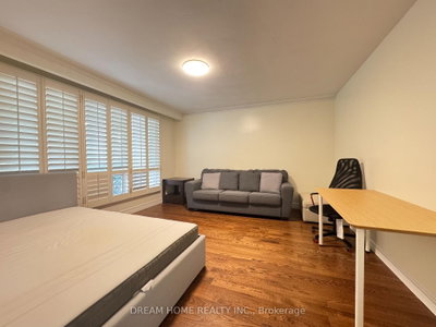 31 Markhaven Road • Markham, ON photo 2