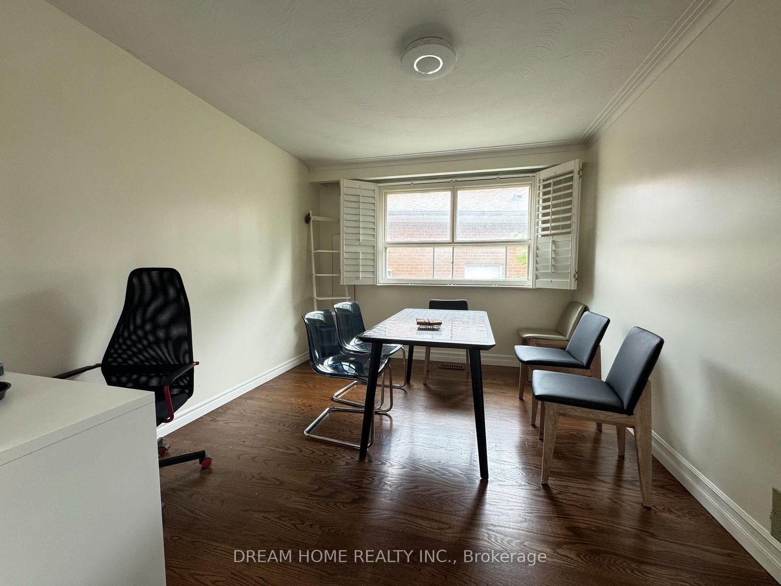 31 Markhaven Road • Markham, ON photo 3