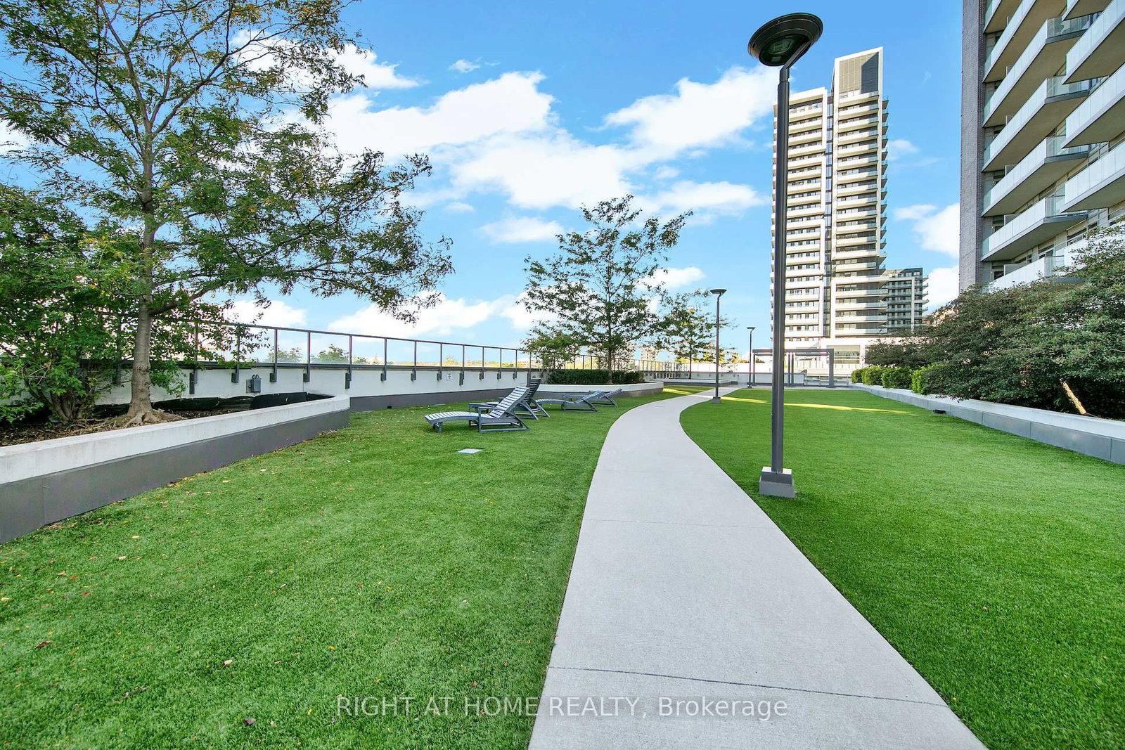 65 Oneida Crescent • #903 • Richmond Hill, ON photo 24