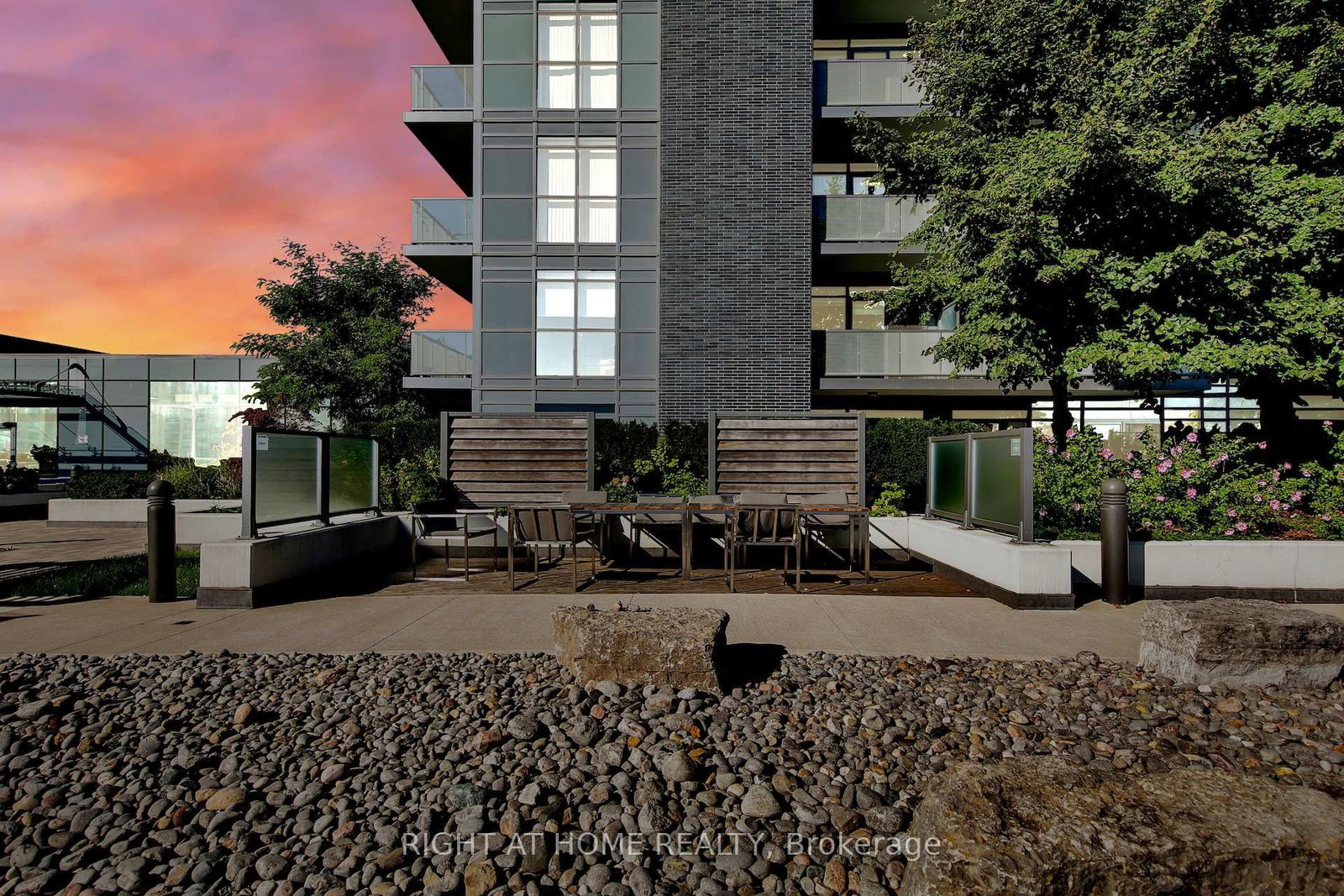 65 Oneida Crescent • #903 • Richmond Hill, ON photo 31