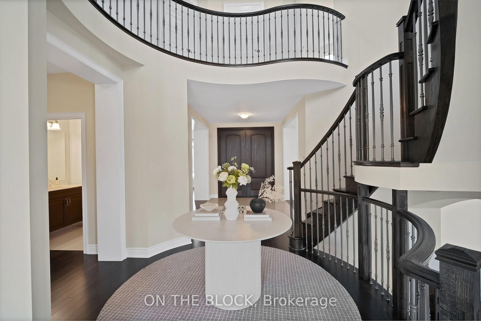 24 Whitewood Drive • Whitchurch-Stouffville, ON photo 4