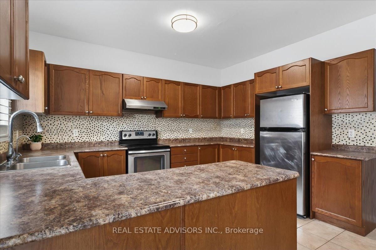 556 Forsyth Farm Drive • Whitchurch-Stouffville, ON photo 16