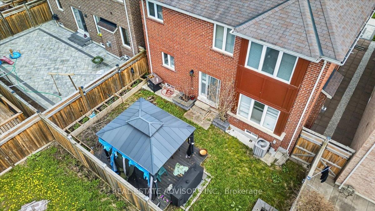 556 Forsyth Farm Drive • Whitchurch-Stouffville, ON photo 39